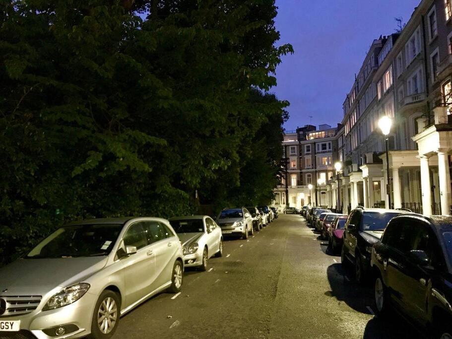 Stunning 2 Bed/2bath Flat In Heart Of Kensington Апартаменты *