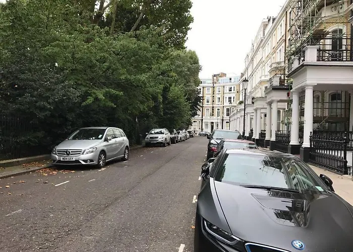 Stunning 2 Bed/2Bath Flat In Heart Of Kensington