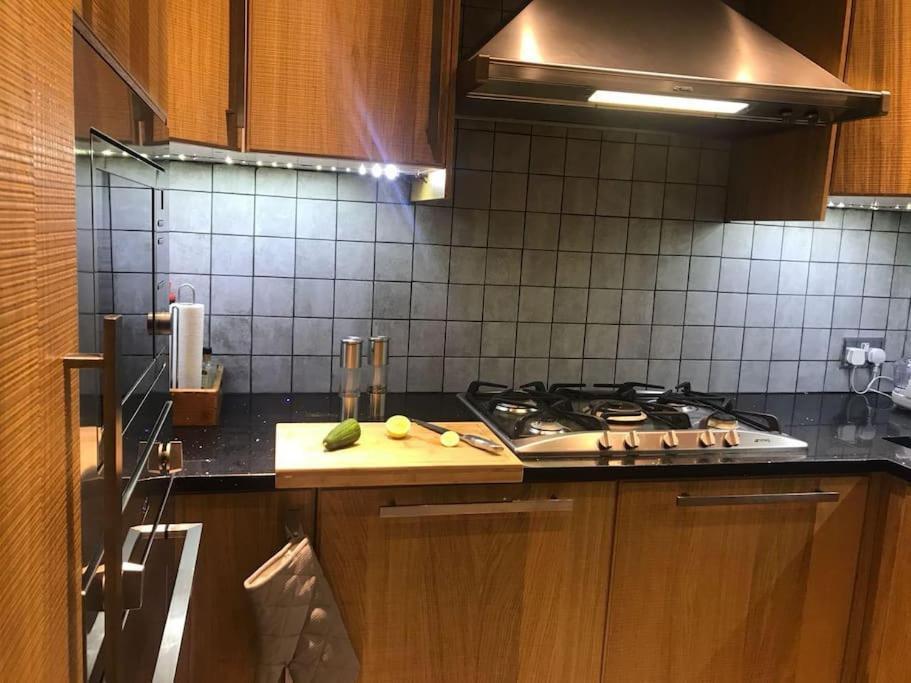 Appartement Stunning 2 Bed/2bath Flat In Heart Of Kensington Londen