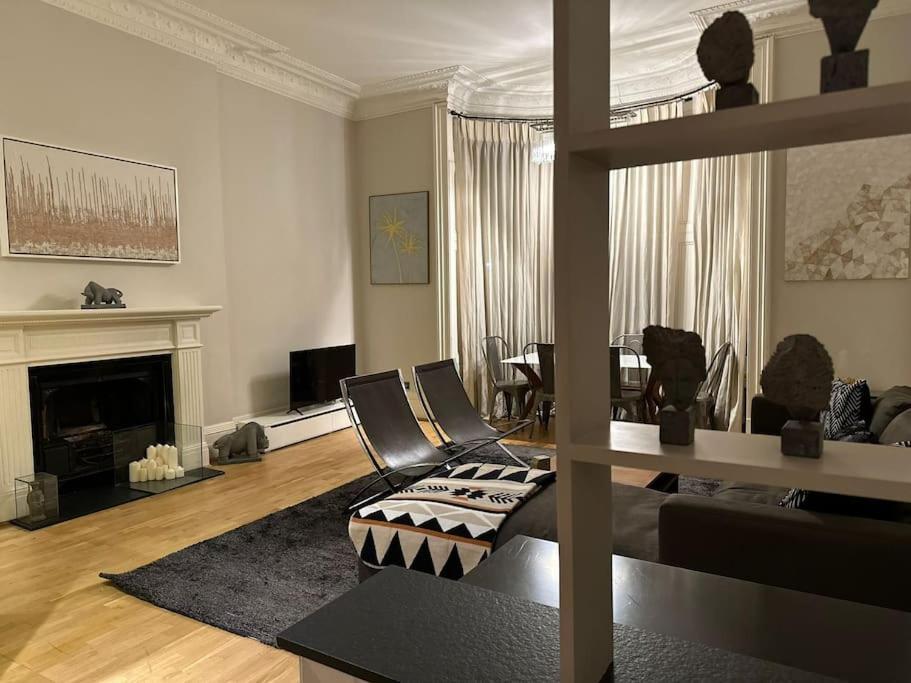 Stunning 2 Bed/2bath Flat In Heart Of Kensington Londen