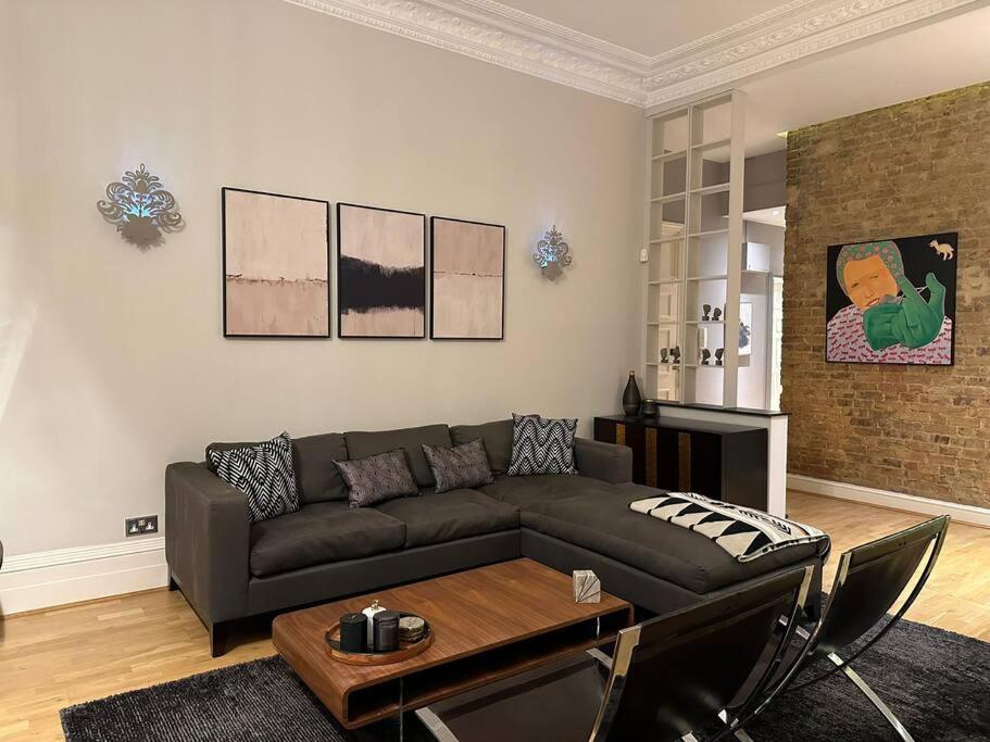 Stunning 2 Bed/2bath Flat In Heart Of Kensington Londen