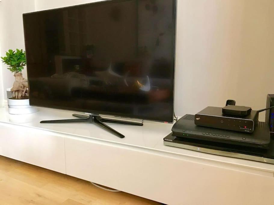 Apartamento Stunning 2 Bed/2bath Flat In Heart Of Kensington
